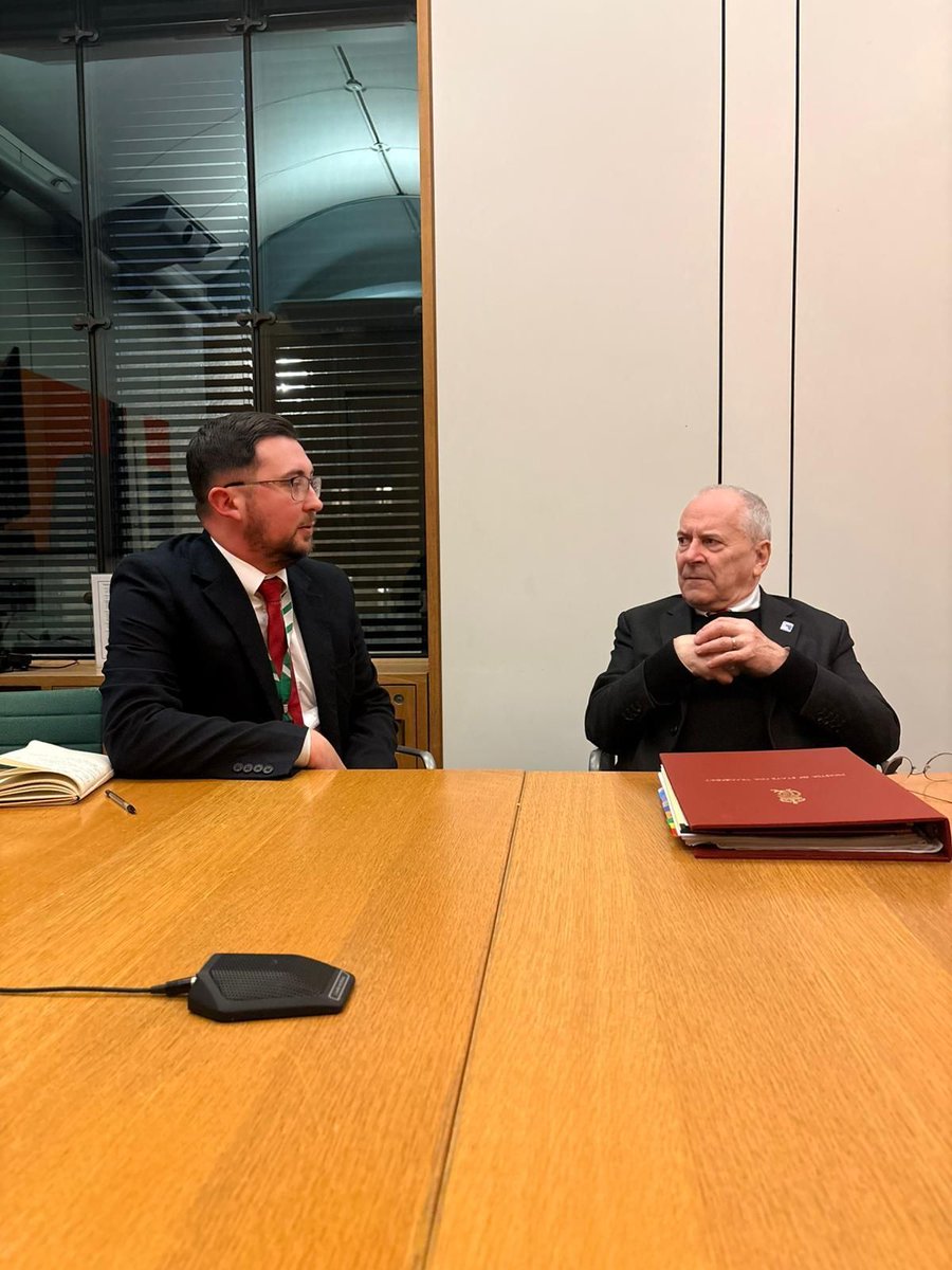 connor_naismith's tweet image. Yesterday, I met with the Rail Minister to discuss expiration of the compulsory purchase powers for HS2a and emphasise the need for investment in transport across the North.

As the powers expire next month, we must retain the option to deliver this crucial rail link.