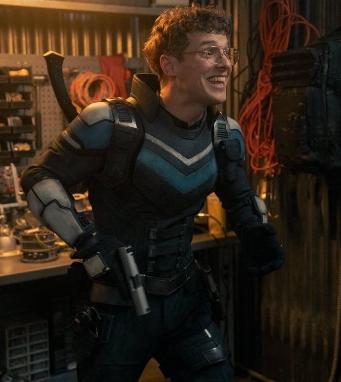 Nacao_DC's tweet image. 🎉 Freddie Stroma, o Vigilante do DCU, está completando 39 anos.