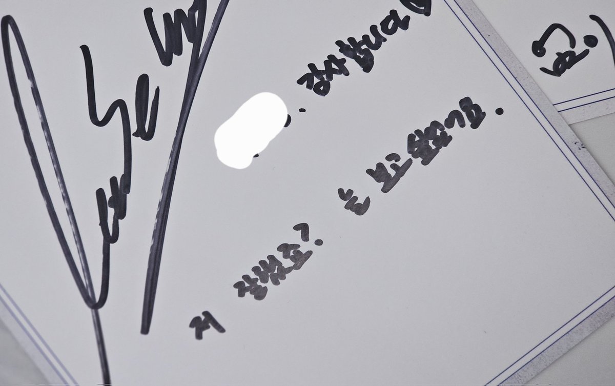 intheholic_'s tweet image. 징짜 운 좋게 당첨되서 제르베랑 빅토르 다시 만난 그날 서로에게 하고 싶은 말 써달라고 했고 구냥 우는 사람 댐 ㅜ(??