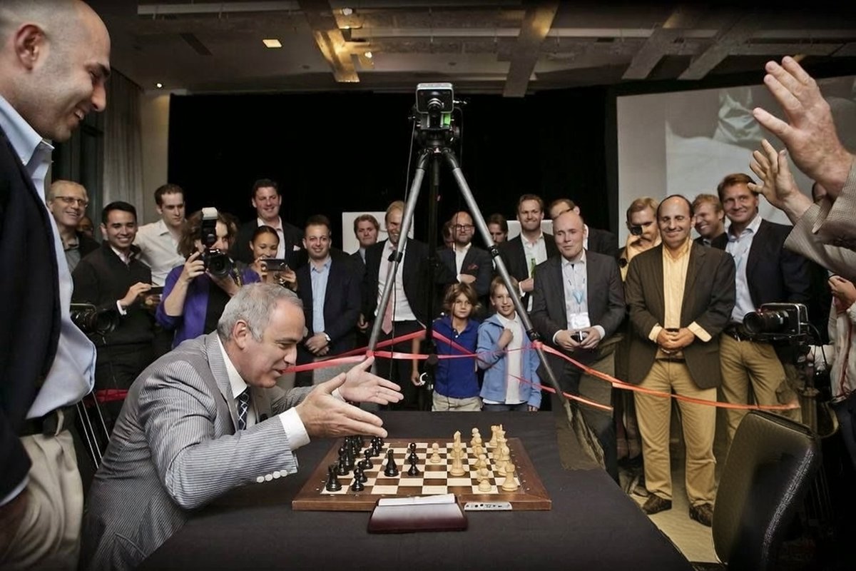 <a href="/chesscom_es/">Chess.com en Español</a>