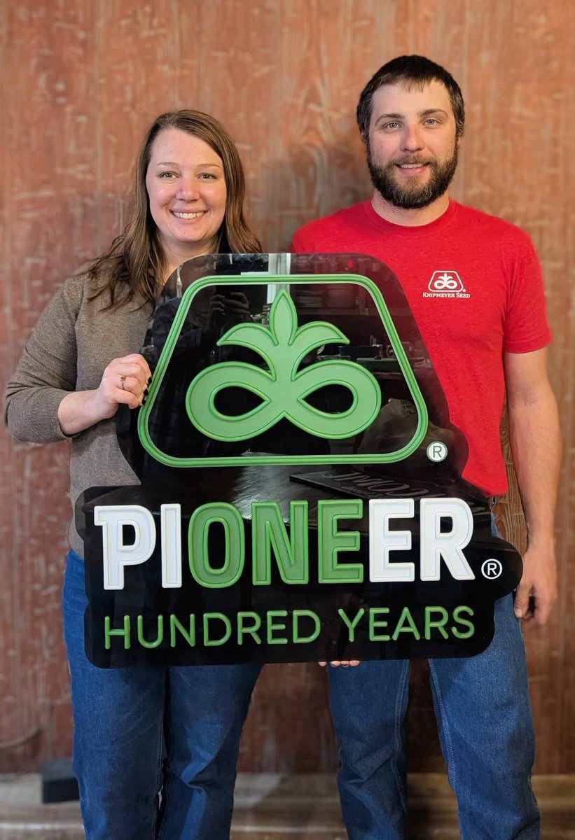 KnipmeyerSeed's tweet photo. 🎉 We’re proud to share that our Pioneer agency finished Top 5 in the Harvest Bingo Campaign this fall! 

Because of that, TWO of our customers won these limited edition neon signs! Thank you to everyone who partnered with us this harvest! 💛💚

@PioneerSeeds | @KnipmeyerSeed https://t.co/d2NcEHig8g