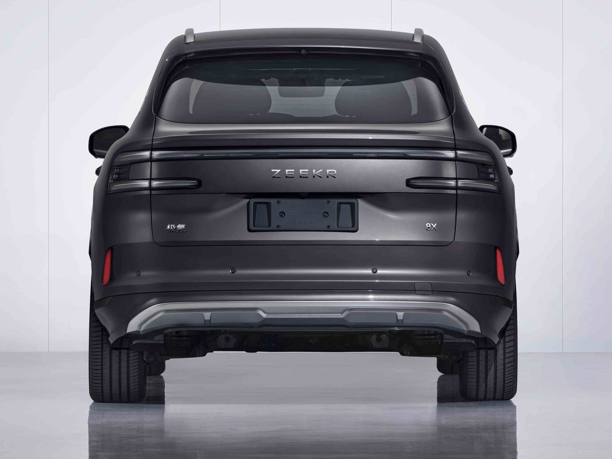 Zeekr's 8X has made its debut, with a front-end design that