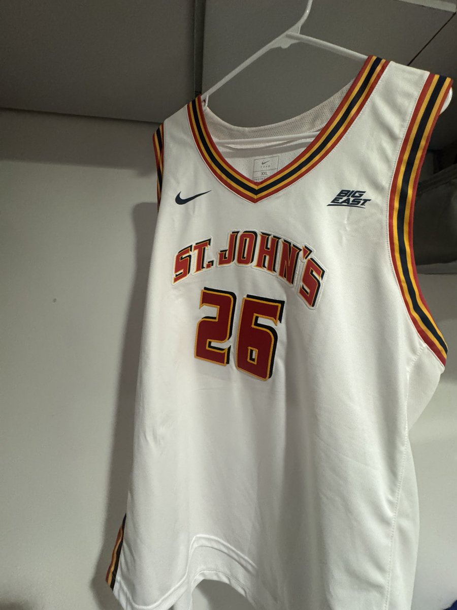 LexVillam's tweet image. Was never able to get Authentic Original from 90s. Getting the 2025 Authentic is a nice alternative! 💪 #sjubb