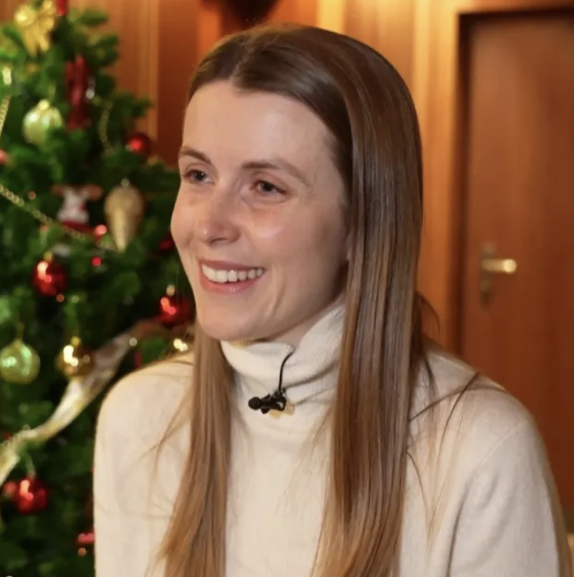 CerfiaFR's tweet image. 🇨🇭🇫🇷 FLASH | Amandine, une jeune interne en médecine, est intervenue pour aider lors de l'incendie de Crans-Montana. Elle déclare à propos de Tahirys Dos Santos, le footballeur stagiaire du FC Metz blessé dans le drame et qu'elle a secouru  :

« Il nous a dit : “Si un jour je…