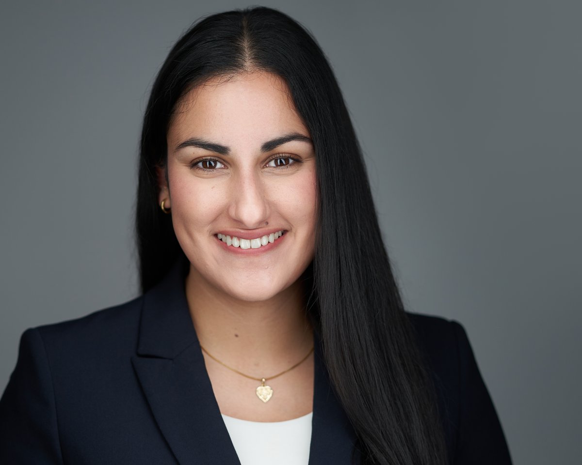 HamiltonVisuals's tweet image. Seema 📸
#corporateheadshots #philly #smallbusiness