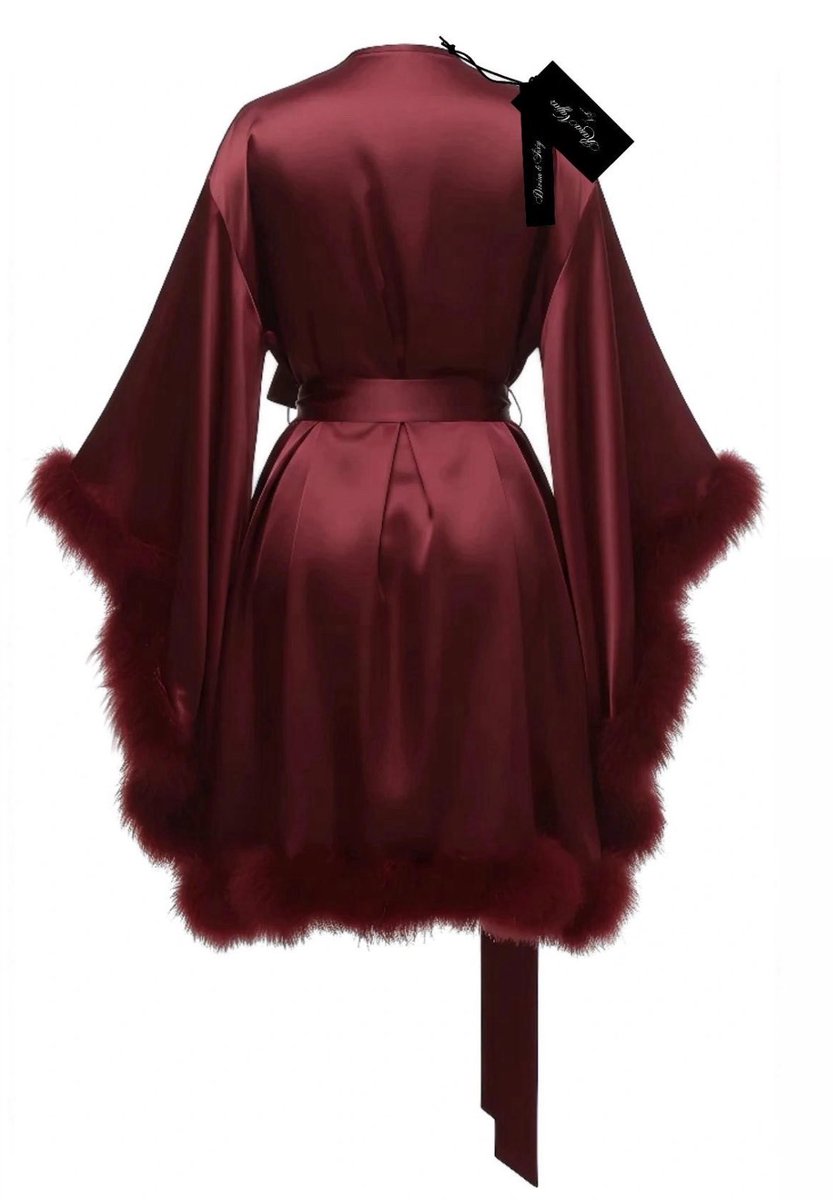 rosanajjar's tweet image. Wine red short pure silk kimono with fur front and back