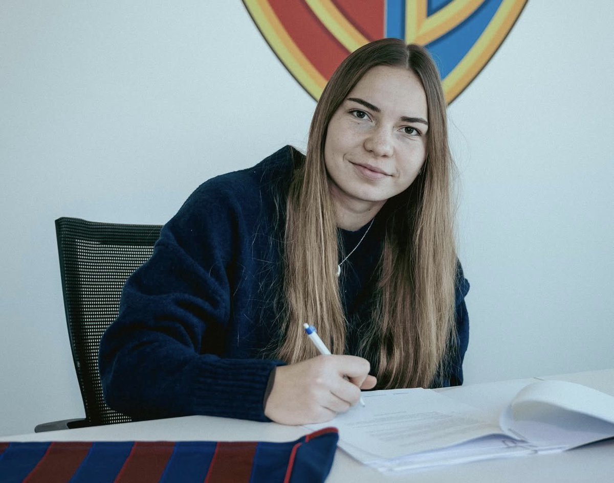 WomenFootballN_'s tweet photo. Krystyna #Flis lascia la #JuventusWomen e approda al #FCBaselWomen 🔴🔵
Contratto fino al 30 Giugno 2027 per la calciatrice polacca classe 2007 🇵🇱
#WFN #SerieAWomen https://t.co/viGYsP6MgN