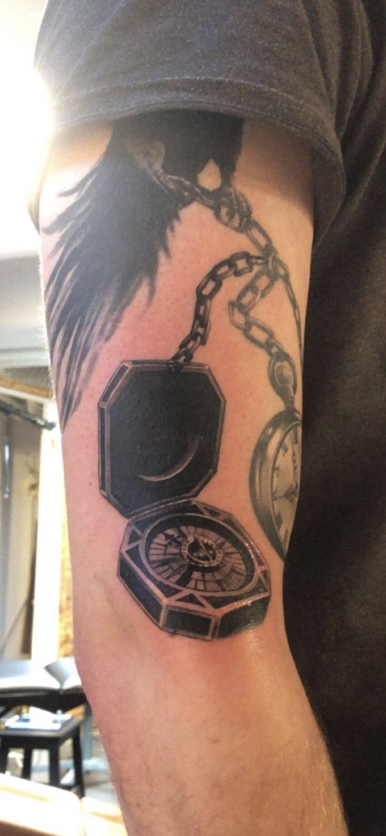 BrokenComputer3's tweet image. Love tattoos. Random but it tells its own story.