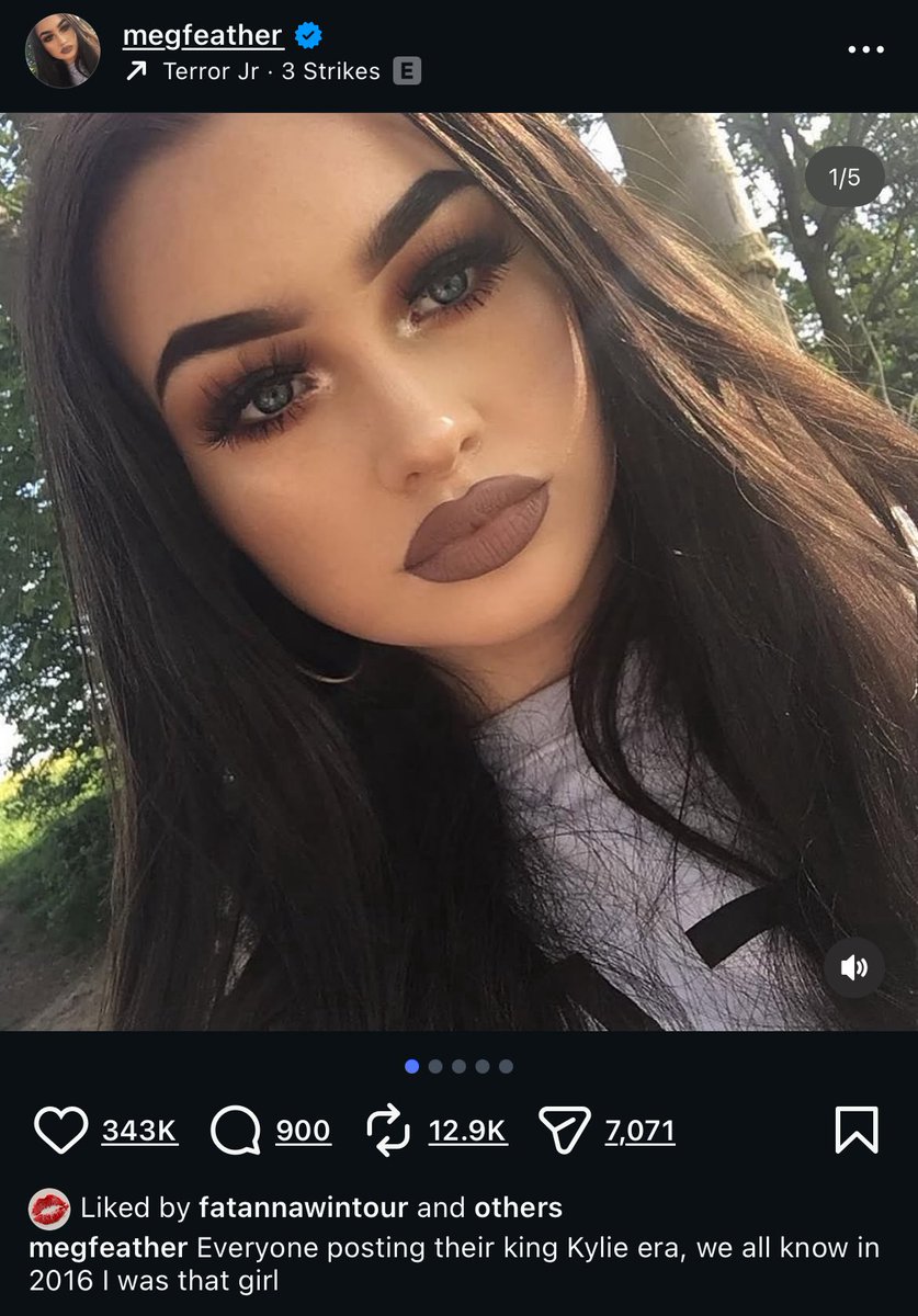 hannahtindle's tweet image. This is 2016 makeup