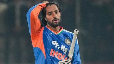 RealRatnakar's tweet photo. तिलक वर्मा न्यूजीलैंड के खिलाफ खेली जाने वाली T20 सीरीज से बाहर हो गए हैं.

Get well soon Champion @TilakV9 https://t.co/fHo44YQCnP