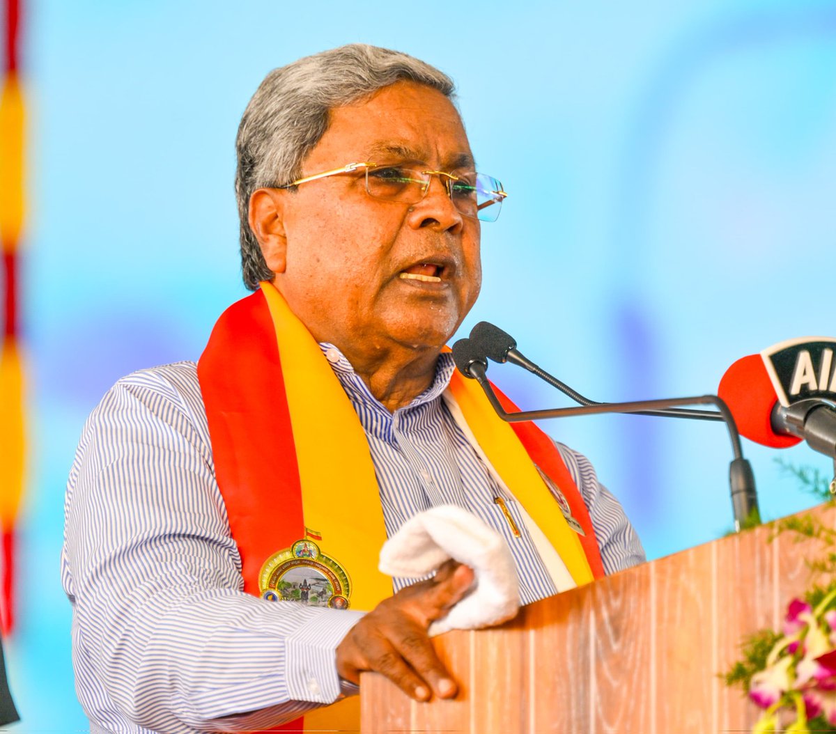 siddaramaiah's tweet image. India’s unity rests on respecting every language and every citizen’s right to learn in their mother tongue.

The proposed Malayalam Language Bill–2025, by mandating compulsory Malayalam as the first language even in Kannada-medium schools, strikes at the heart of linguistic…