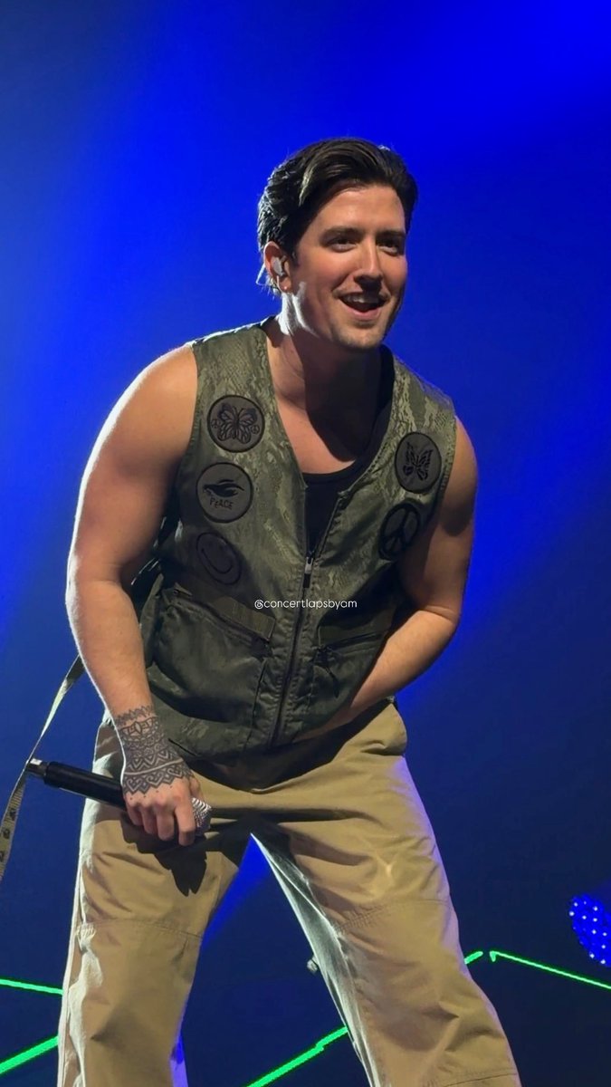 concertlapsbyam's tweet photo. don’t wanna gatekeep these pics 🤭 https://t.co/Rjb7coxosy