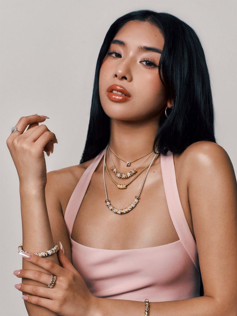 eyekonsworld's tweet image. 🌟 | #KATSEYE x PANDORA

SOPHIA: OUR FAVOURITE SONGSTRESS

“Sophia turns up the volume with our new Music Note Mini Charm.”