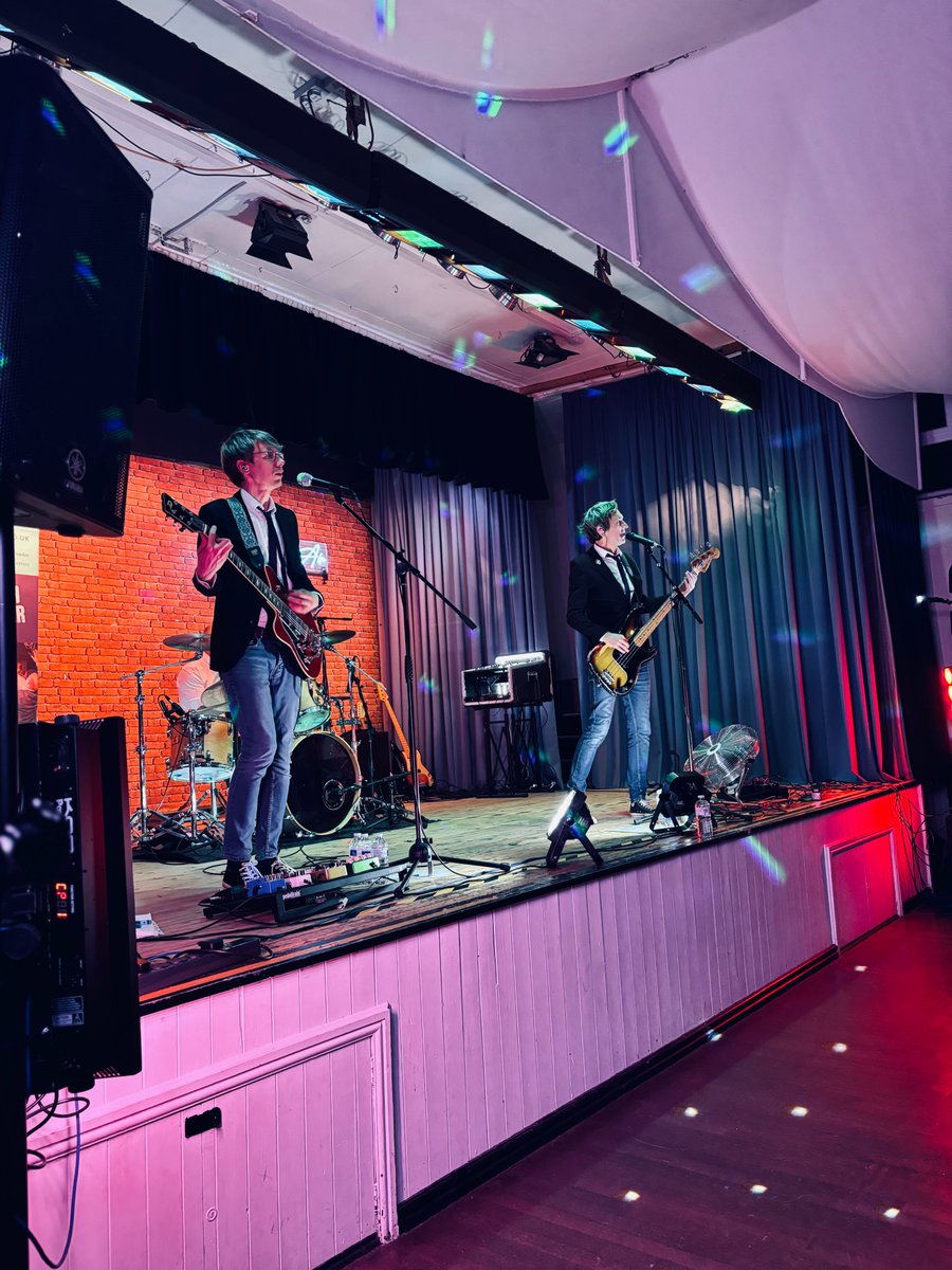 PunchTheAir's tweet photo. Stage or no stage, Punch The Air are still ready to rock your party, wedding, corporate event, birthday etc. Punch The Air...Over a decade performing together. 
#partyband 
#weddingband 
#professionalband 
#indierockband https://t.co/sD3evPfiRl