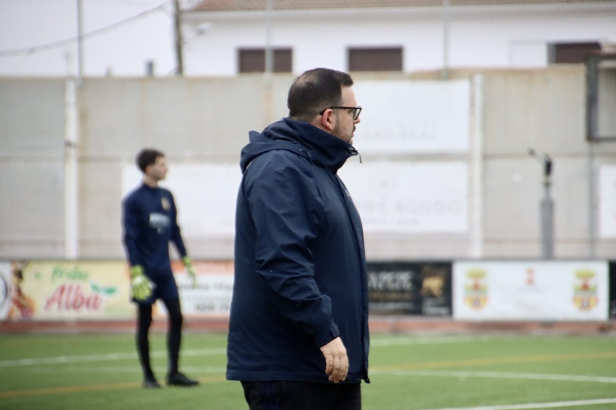 udcarrion's tweet photo. 📸 ¡Estamos listos!  

🏃🏼‍♂️ Seguimos con los entrenamientos, este domingo, último partido de la primera vuelta, os esperamos a todos en Carrión.

💚 #UDCarrión https://t.co/fhDIG6q7F7