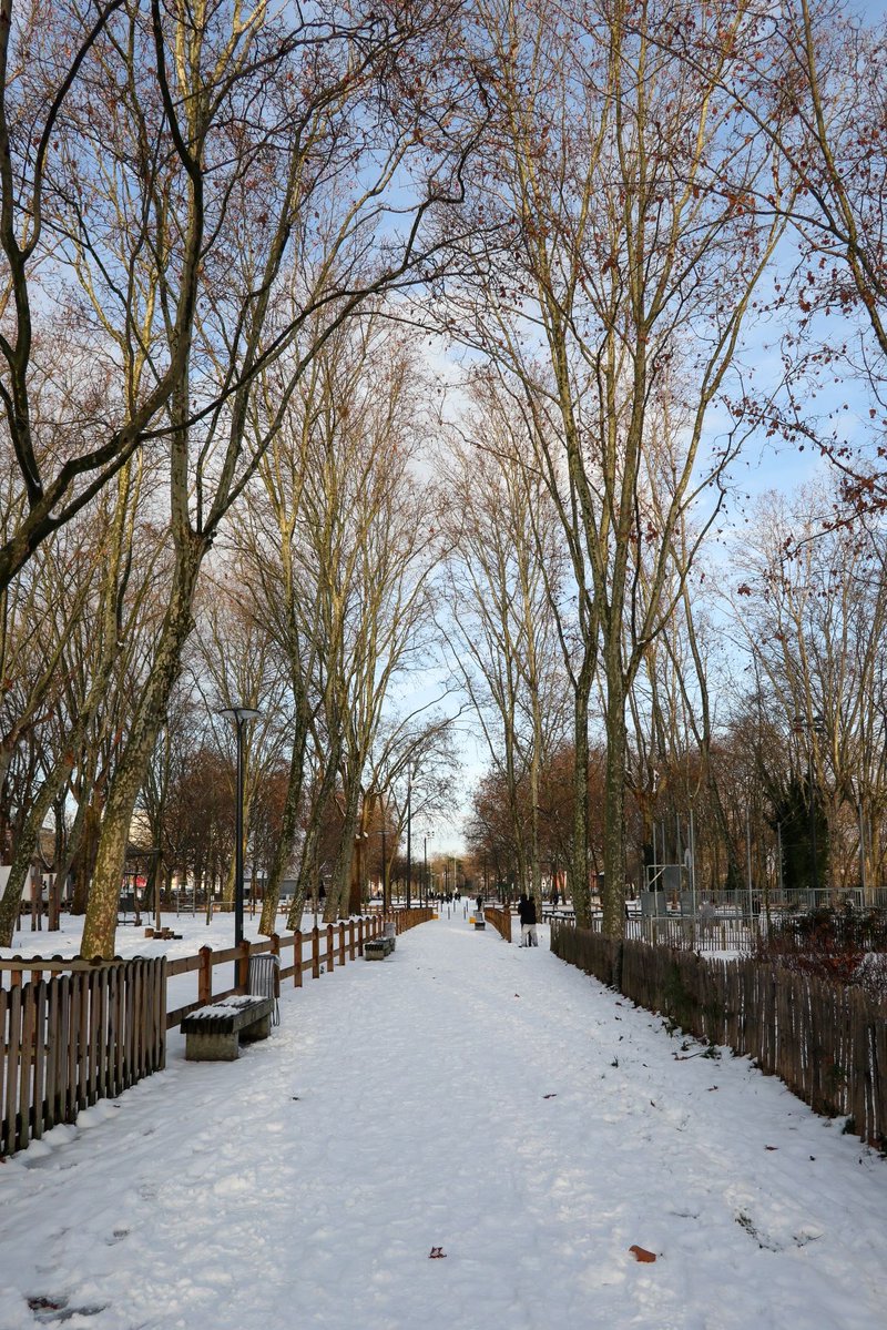 GMothron's tweet image. Merci aux agents municipaux et aux équipes du @SyndicatAzur mobilisés ces derniers jours malgré des conditions météo difficiles.

⚠️ La neige est terminée, mais une forte tempête est attendue ce soir. Prudence dans vos déplacements.
#Argenteuil #Météo