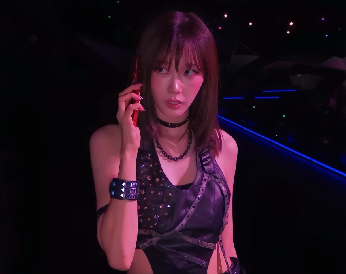 mynmmu's tweet image. บทสนทนาในดิสคอร์ดแบบไม่ดูภาพฟังอย่างเดียว
พอย : มีซากหนูตรงนี้น้องมิ้นท์กินมั้ย
น.มิ้นท์ : กินๆๆๆๆ
             : พี่อันนี้เนื้ออะไรสุกช้าจัง
             : พี่มากินปูเร็วน้องย่างไว้
พอย : ทำไมน้องมิ้นท์อ้วกก
น.มิ้นท์ : เพราะน้องเผลอกินเนื้อดิบไป

Me : call 1669