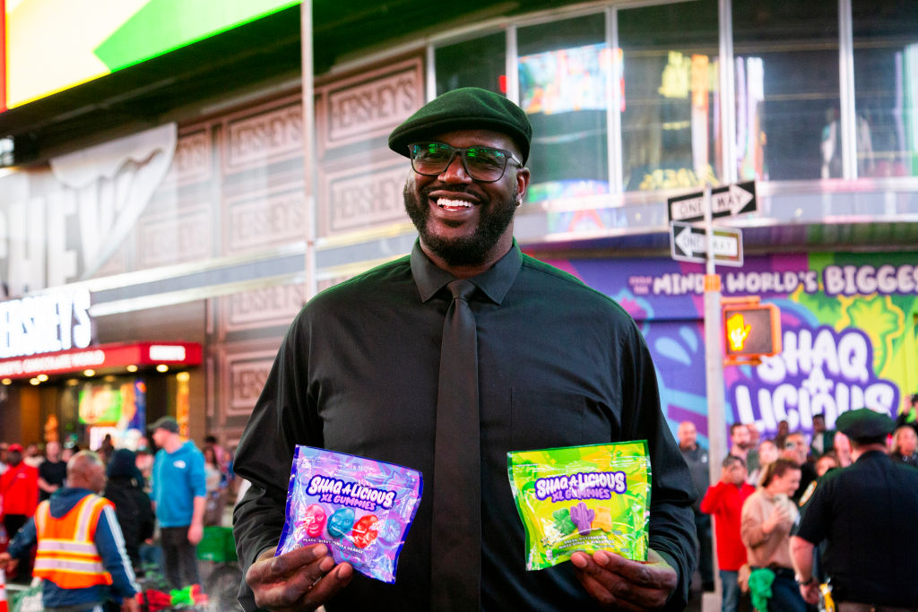Now you have an excuse to play with your food bit.ly/49oiJxR <a href="/Hersheys/">HERSHEY'S</a> <a href="/SHAQ/">SHAQ</a>