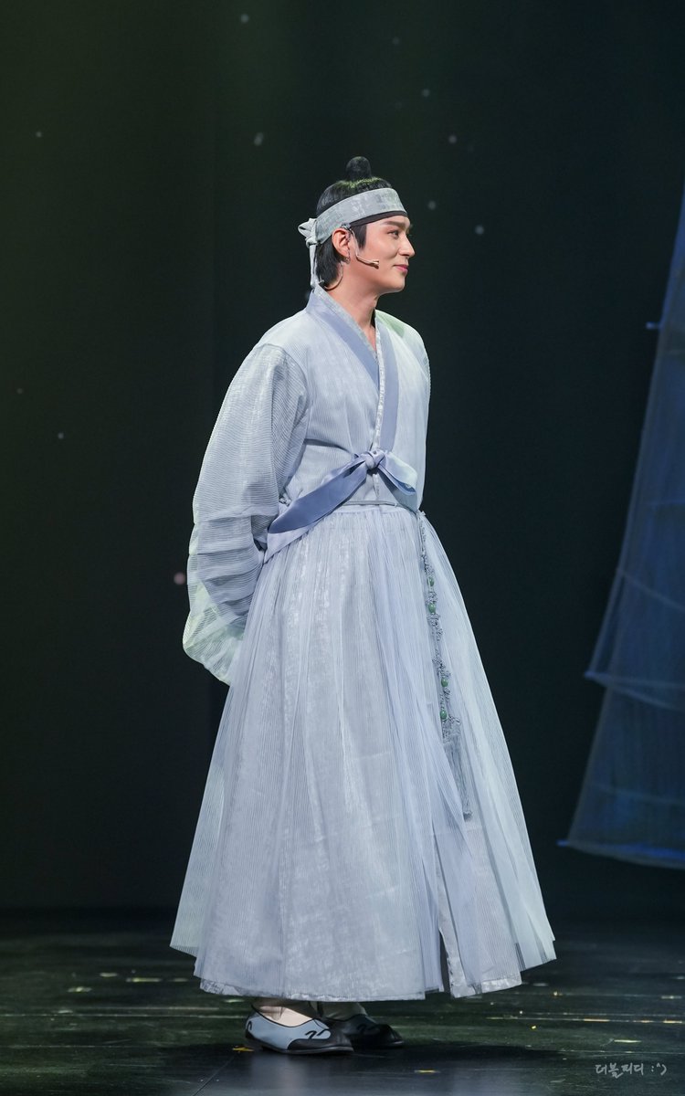 20260108 #한복입은남자 커튼콜 
영실·강배 #전동석 

고된 삶을 버티며 마음에 새긴 다짐
나의 삶은 더 이상 나만의 것이 아님을