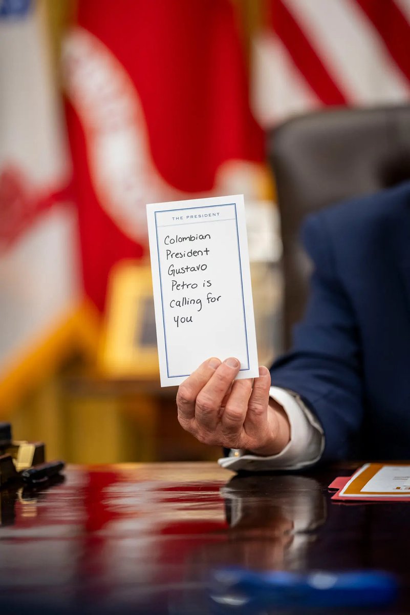 OrlvndoA's tweet image. Así le avisaron a Trump que el presidente Gustavo Petro lo estaba intentando contactar.