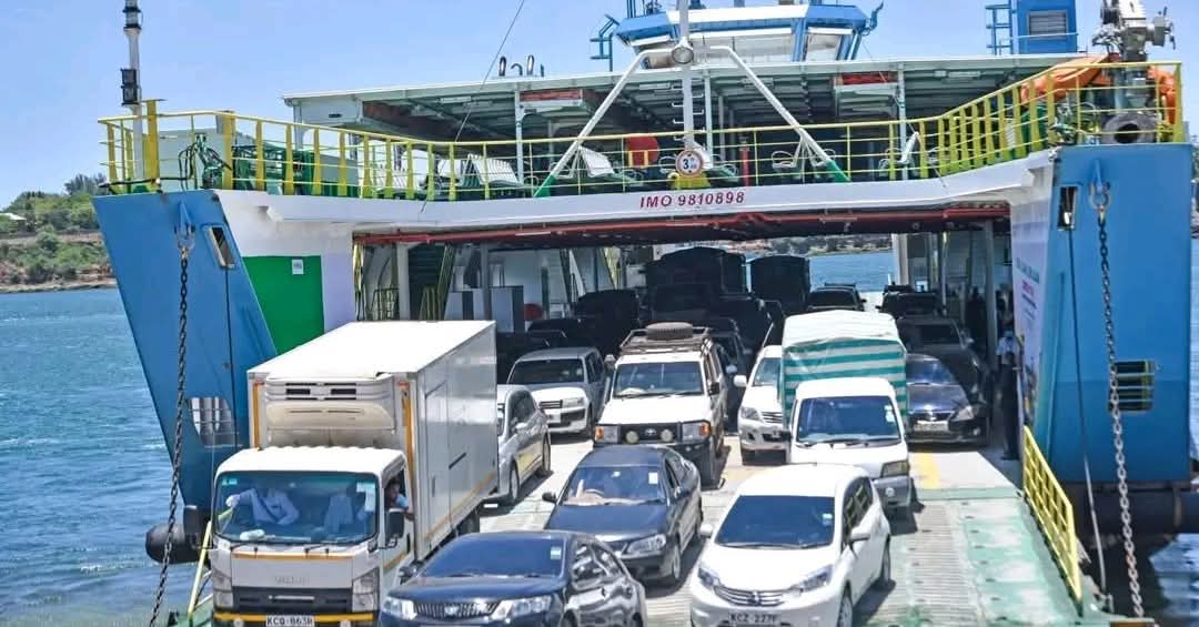 Motorists: To ease congestion at Likoni today evening &amp; tomorrow morning, use Dongo Kundu Bypass.
Three ferries are operational, please follow safety rules.
Thank you! #KilindiniHarbour #SafeCrossing #LikoniFerry #KenyaFerry #TransportKE