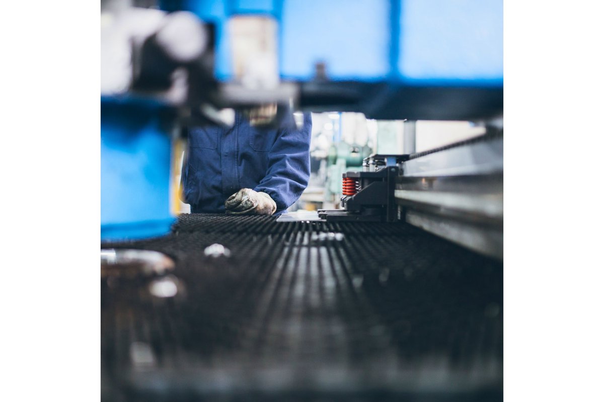 You know the job. You know what’s not working.

If it’s time to explore a better structure, reach out. unionize@ubcmillwrights.ca