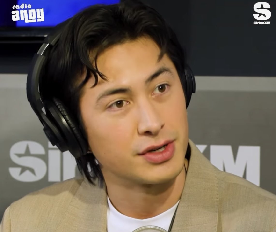 PopCrave's tweet image. ‘Heated Rivalry’ star Hudson Williams tells Andy Cohen he’s received messages from closeted professional athletes in hockey, football &amp;amp; basketball following show’s release.