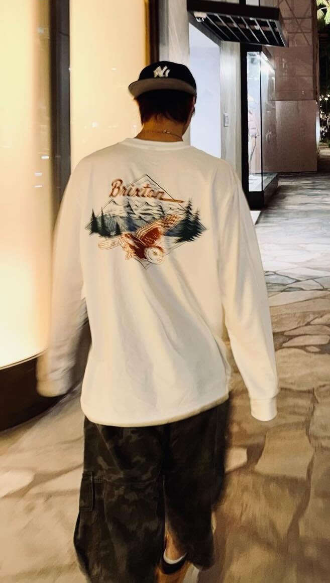 beonebeat1's tweet image. How can a neck be so pretty BYE