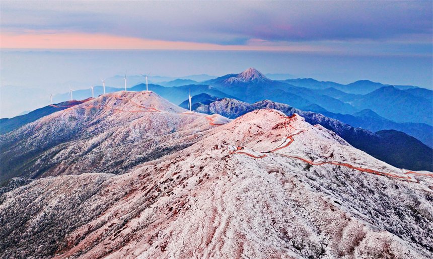 The enchanted peaks チェリー　yan座　yangraver The enchanted peaks チェリー yan座 yangraver 7-Light Chrome and