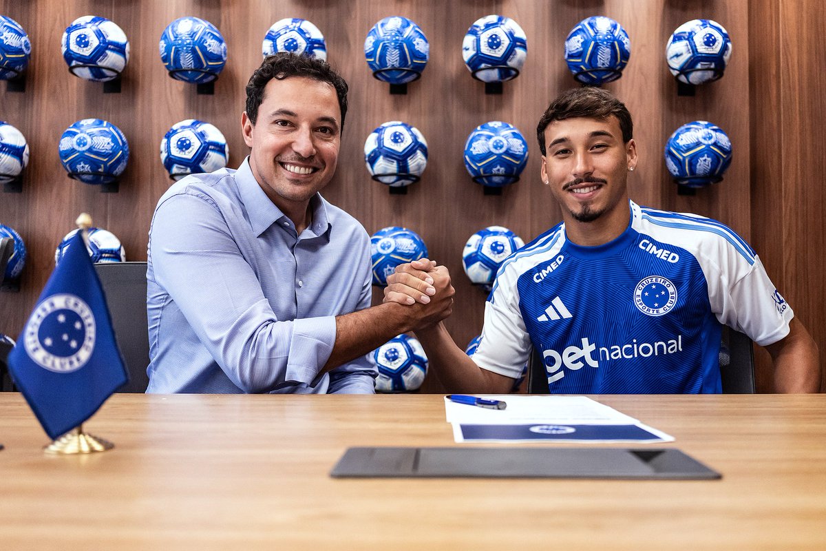 Cruzeiro SAF: De la crisis a la ambición! .El club que sueña con la proxima Libertadores 2026. 
Lo analizamos brevemente.

2021 Pionero en SAF 🇧🇷 (Ley 14.193) para superar deudas >R$1B y Serie B.
Dic 2021: Ronaldo compra 90% (R$400M) → ascenso 2022.
Abr 2024: Pedro Lourenço