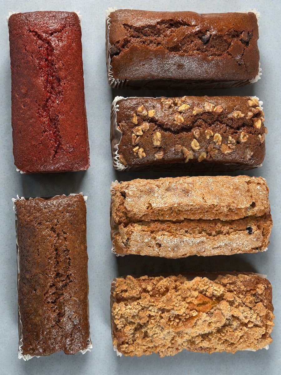 AlessiBakery's tweet image. Fresh-baked, sweet, and made with tradition 🍞

From zucchini and pumpkin to blueberry, strawberry, banana nut, and apple—our loaves are perfect for breakfast, coffee breaks, or sharing at home.

#AlessiBakery #FreshBaked #BreadLovers #TampaEats #Since1912