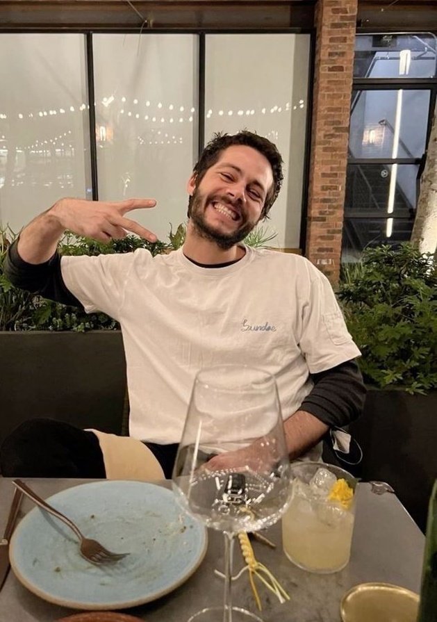 Shawn_Herondale's tweet image. Los productores de Beach Read y Funny Story SOLO tienen un trabajo y es elegir a Logan Lerman como Gus Everett y a Dylan O'brien como Miles Nowak