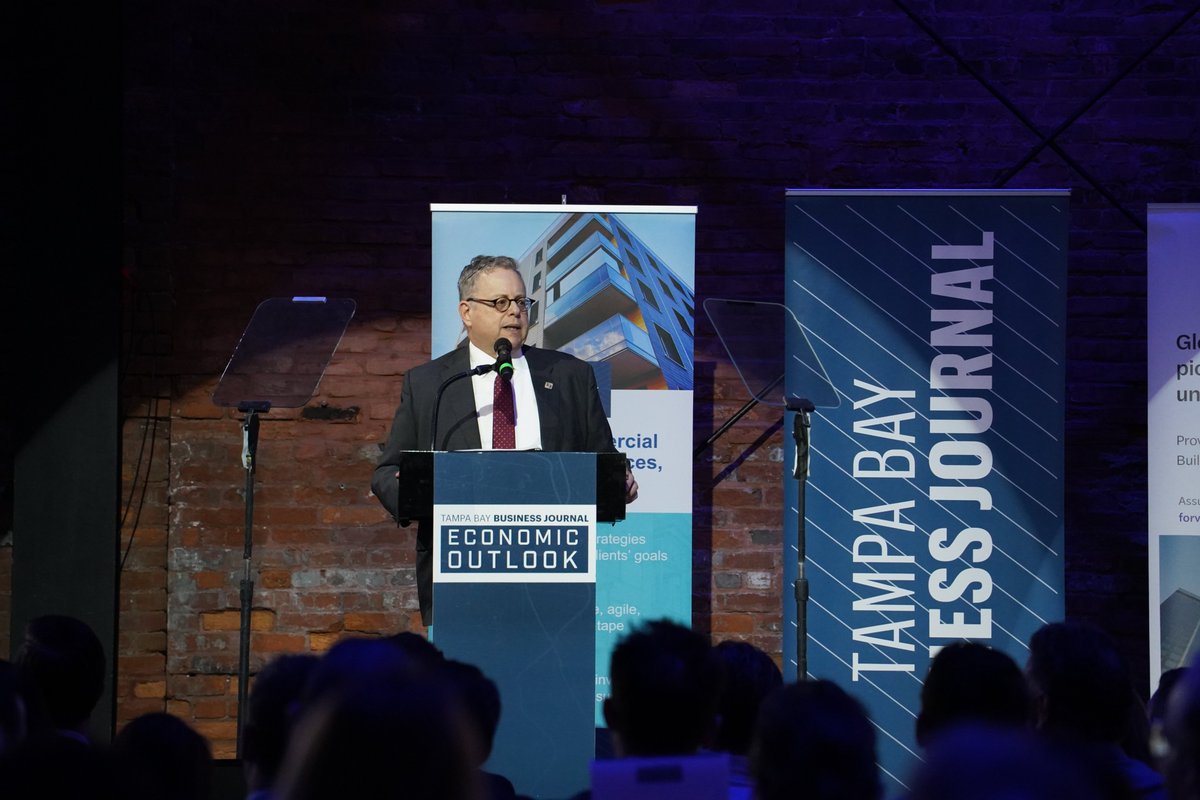 @fifththird's Chief Economist Jeffrey Korzenik reviewed 2025 economic reports &amp; predictions for 2026. One idea I found particularly interesting in it was the increasing need to invest in our workforce, which is a BIG part of our Transforming Tampa's Tomorrow mission.

(2/3🧵)