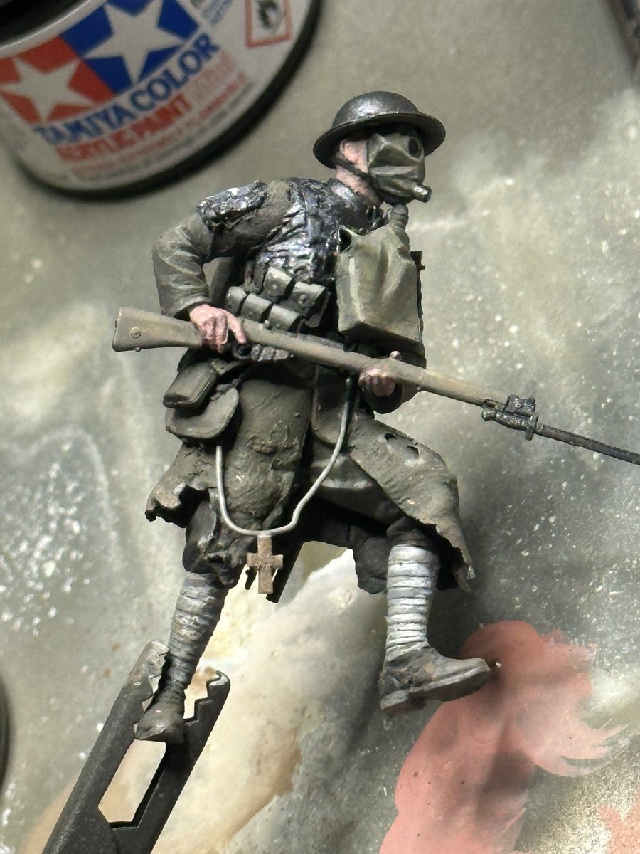 HandHModels's tweet photo. I’m not very good at sculpting with green stuff but I desperately want to make a little vignette for Trench Crusade. https://t.co/xvWheJaIkX