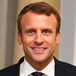 EmPlumer_'s tweet image. On vit avec lui