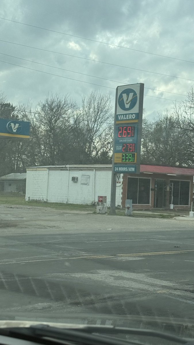 Sarah Stogner tweet media