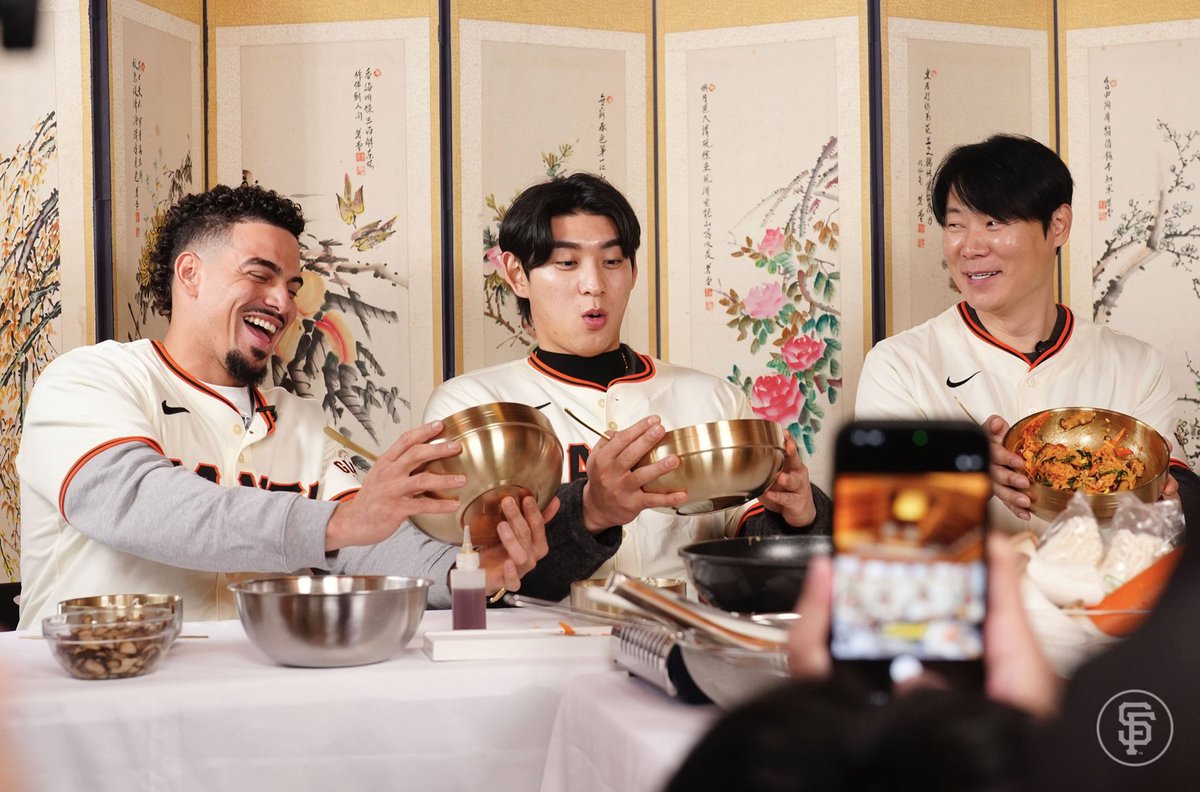 SFGiants's tweet image. We left our hearts in Seoul 🧡🇰🇷 

우리의 마음을 한국에 두고 떠납니다 🧡🇰🇷