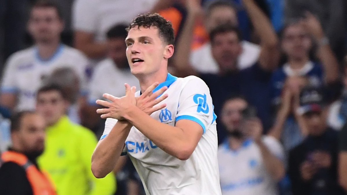 LaMinuteOM_'s tweet image. Benjamin Pavard :

"Déçu, car à deux ou trois minutes près, on pouvait ramener le  trophée à Marseille. Je pense qu'on méritait de gagner, on a trouvé les  décalages. 

Malheureusement, ce but à la fin fait chier. Maintenant, il  faut se baser sur ce match pour enchaîner. Moi, je…