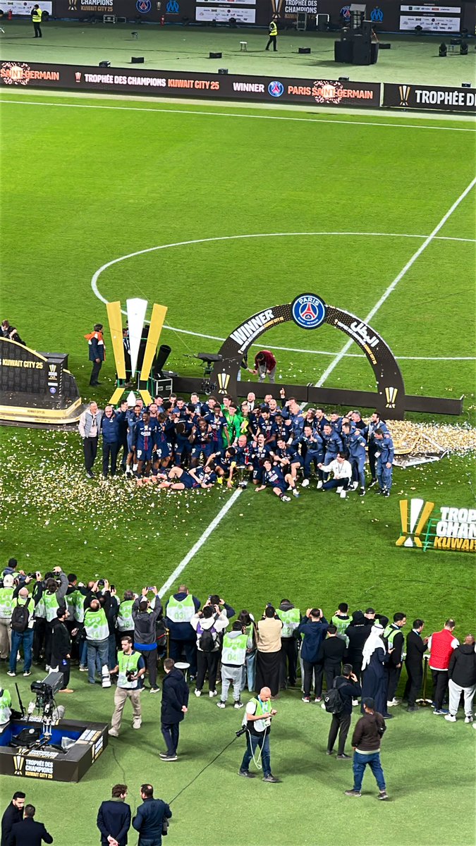 JR__go1's tweet photo. The winner is psg💙❤️ https://t.co/0BiIK8clmB