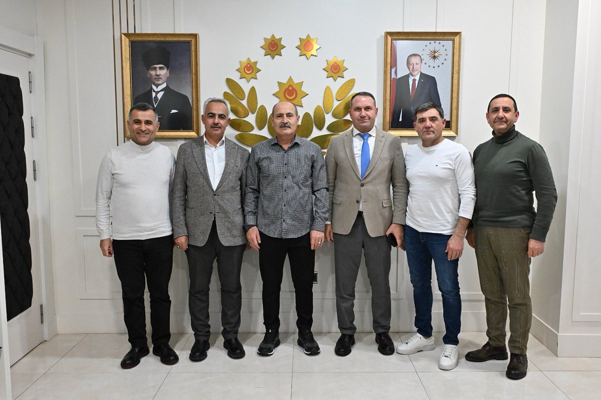 Oltu Belediye Başkanı Sn. Adem ÇELEBİ, Oltu Belediye Başkan Yardımcısı Sn. İsrafil ARSLAN, Muratpaşa Belediyesi İdare Amiri Sn. Bahattin HAN, iş insanları Sn. Adnan GÜRBÜZ ve Sn. Erdal ELİBOL'a nazik gece ziyaretleri için teşekkür ederim.