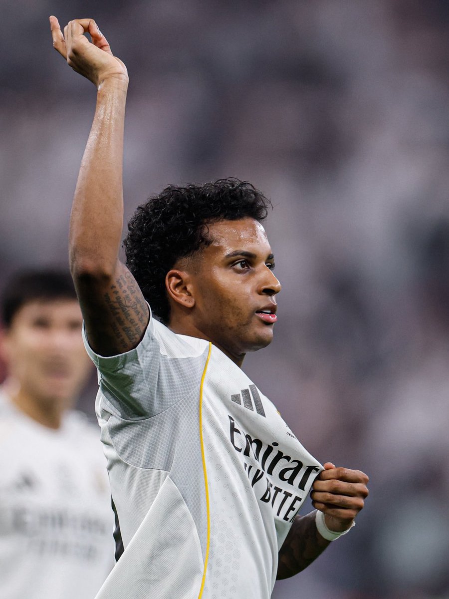 imfuraluc01's tweet image. #SuperCup | FT 

1/2 

Atletico Madrid 1-2 REAL MADRID 

A. Sørloth 58’

F. Valverde 2’
Rodrygo 55’ 

FINAL: Sunday, 21H00 

REAL MADRID vs Barca 

#NanjyeNiBK @BankofKigali 

Kanda *775*7# USUBIZE UMWANA KU ISHURI… #TUZANABK 

Final urafana iyihe? 

@bbkigalifm 89.7 FM