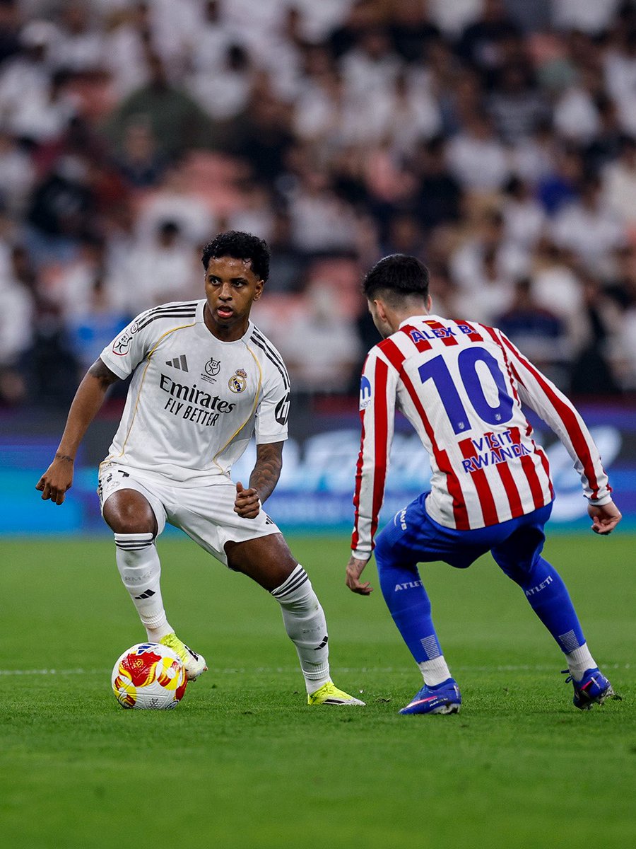 imfuraluc01's tweet image. #SuperCup | FT 

1/2 

Atletico Madrid 1-2 REAL MADRID 

A. Sørloth 58’

F. Valverde 2’
Rodrygo 55’ 

FINAL: Sunday, 21H00 

REAL MADRID vs Barca 

#NanjyeNiBK @BankofKigali 

Kanda *775*7# USUBIZE UMWANA KU ISHURI… #TUZANABK 

Final urafana iyihe? 

@bbkigalifm 89.7 FM