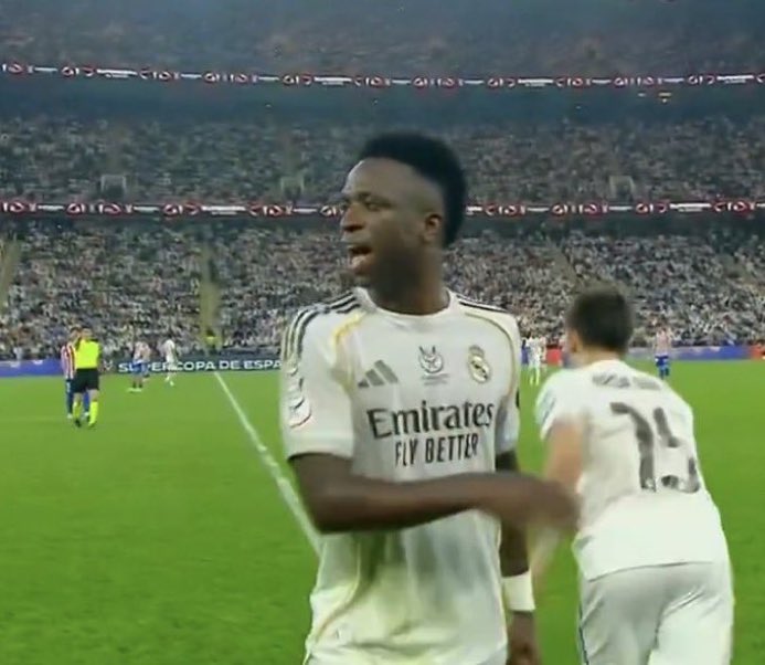 19 partidos sin marcar un mísero gol 
19 partidos donde no honras la camiseta que llevas 
19 partidos donde no te vas de absolutamente nadie.

30 millones netos para renovar, eso sí.. No??..