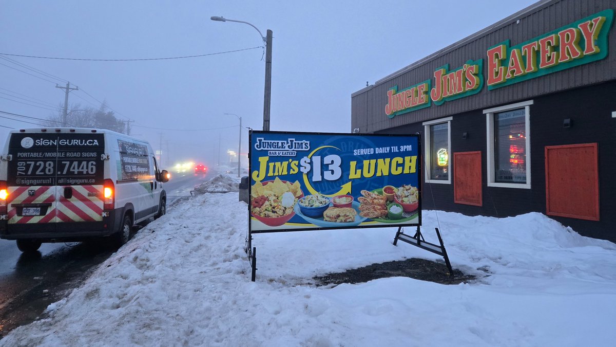 SignGuruNL's tweet image. Lunch that makes sense.
9 full meals. One simple price.
Just $13 each, served daily ‘til 3 PM at Jungle Jim’s.
Big flavour. Small price. Zero guilt.
