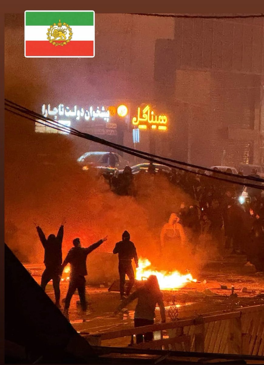 hanna_tehrani's tweet image. En rekommendation till SVT:

Om ni väljer att bjuda in en person med iransk bakgrund för att kommentera händelserna i Iran, bör två grundläggande saker vara uppfyllda.

För det första måste det som pågår benämnas korrekt: det handlar om en revolution. Att använda andra ord är…