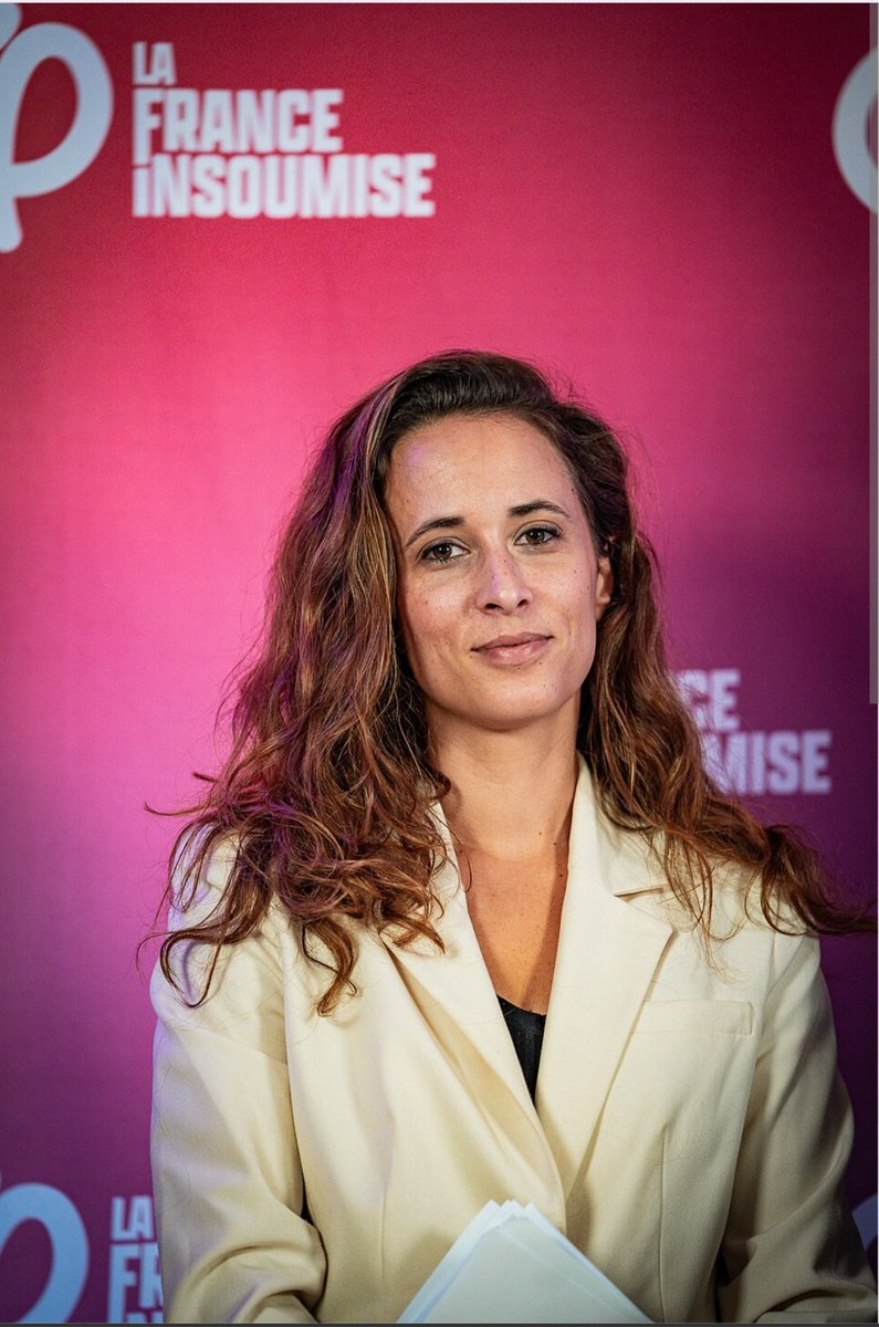 Clémence Guetté es vicepresidenta de la Asamblea Nacional con la Francia Insumisa. Hoy ha presentado una propuesta para la retirada de Francia de la OTAN. Valentía de izquierdas.