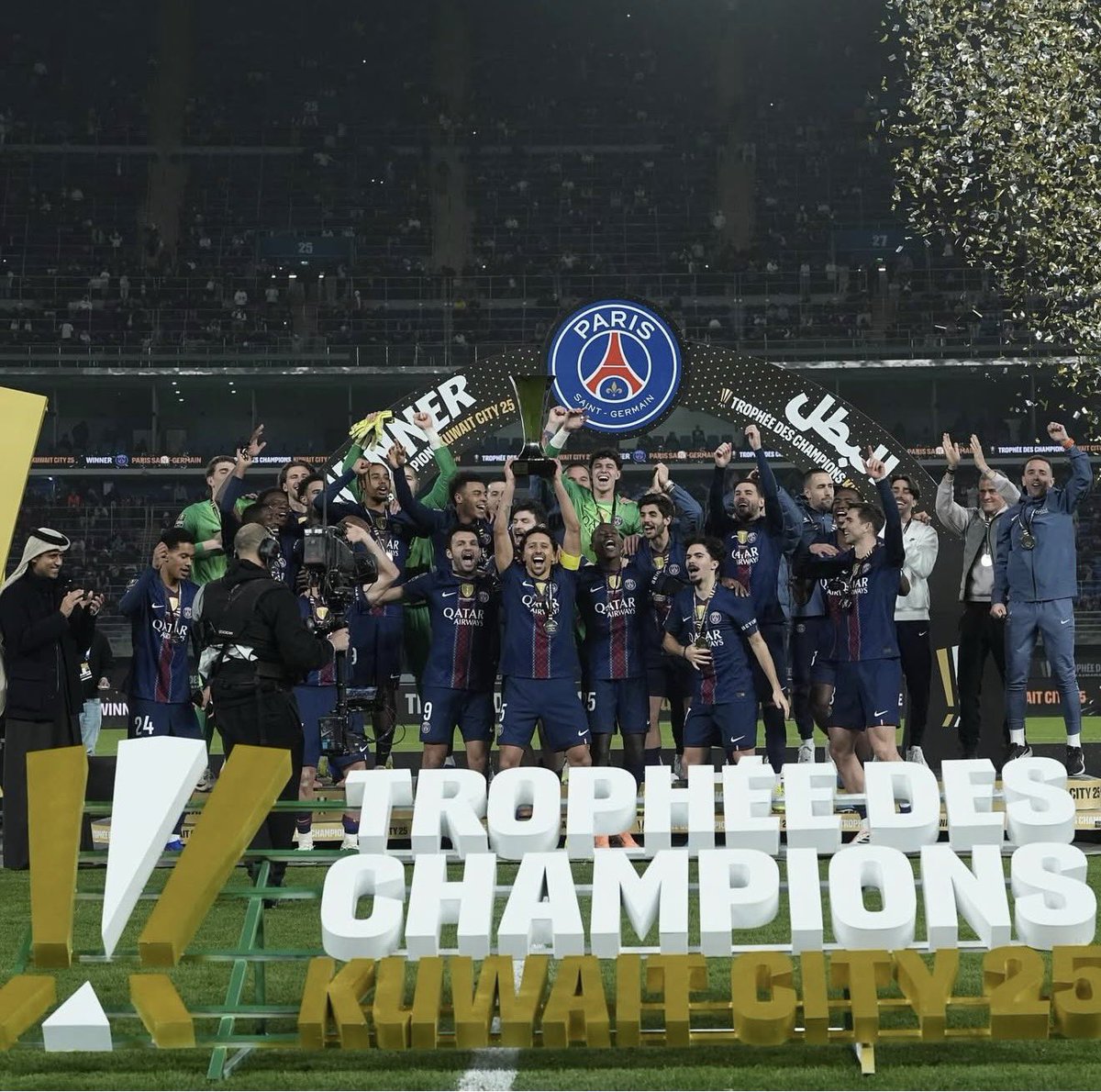 BorjaAlvarez13's tweet image. On ramène le trophée à la maison. 🏆
•
•
Vainqueurs Trophée des Champions 25/26
🔴🔵
@PSG_inside 
#AllezParis
