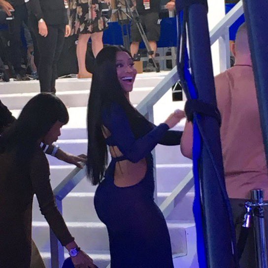 ShottazMinaj's tweet image. a top tier Nicki look 😍