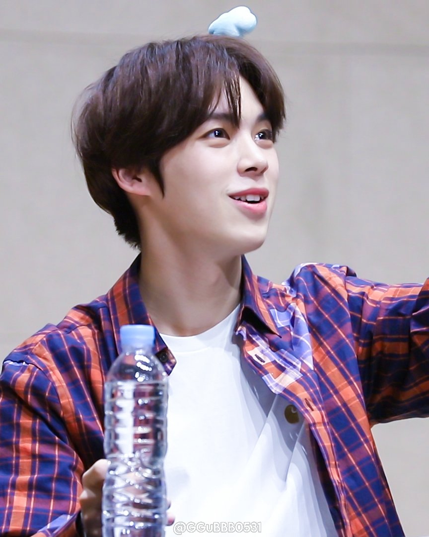 GGuBBB0531's tweet image. 190120 #연호
7년 동안 이 반짝거리는 눈을 사랑할 수 있어서 너무 행복했어 평생 사랑할게 노래해줘서 고마워

#VERIVERYHAPPY7th 
#베리베리의_7주년을_불러줘

#베리베리 #주연호 #여노 #verivery