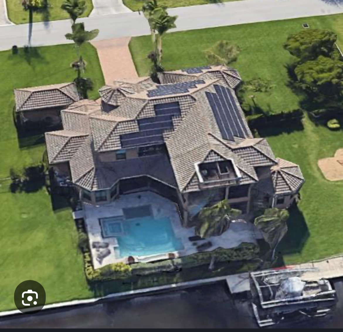 saras76's tweet image. Brian's mansion in a secure, gated community in the safe red confines of Florida. Stay peaceful.